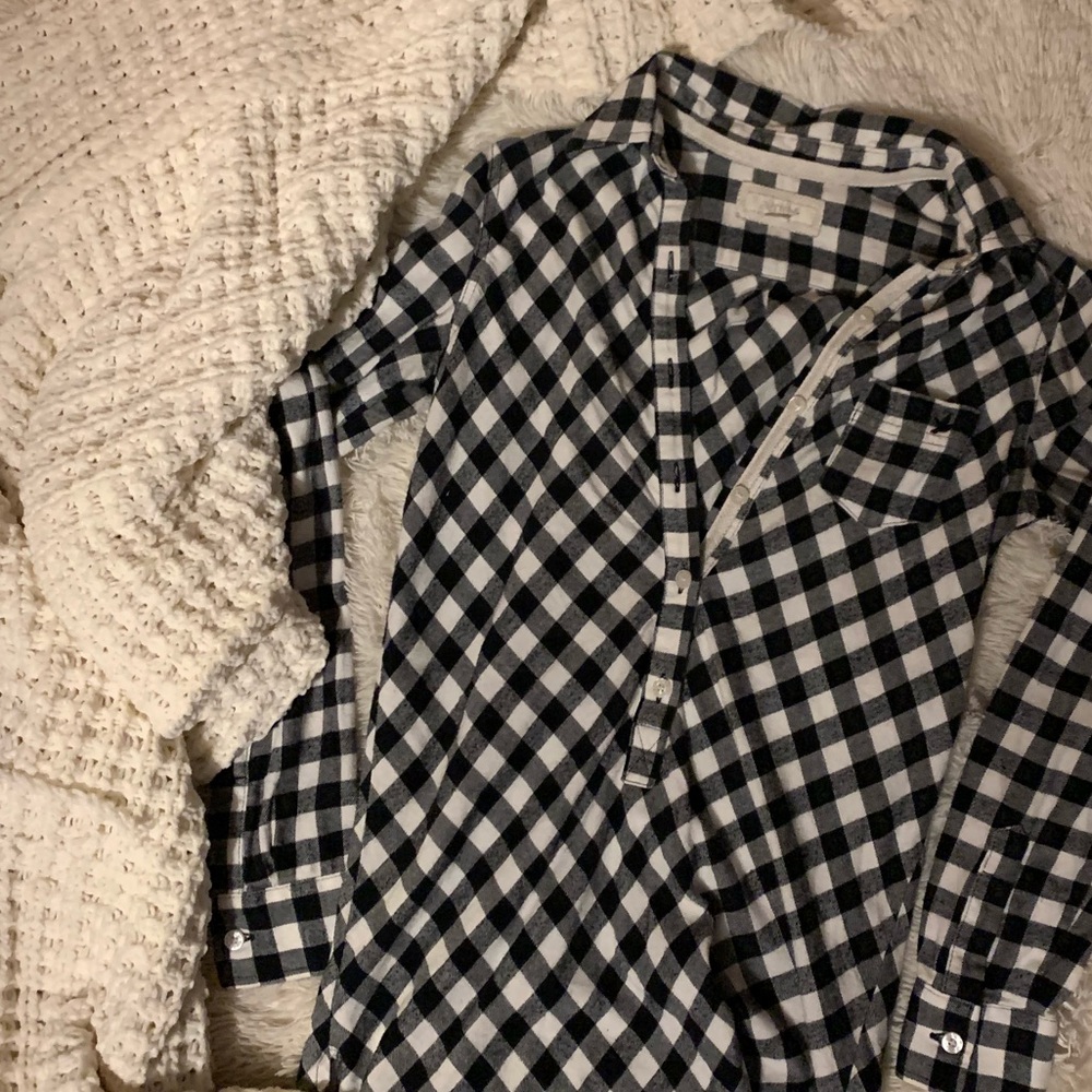 aerie xs black and white flannel